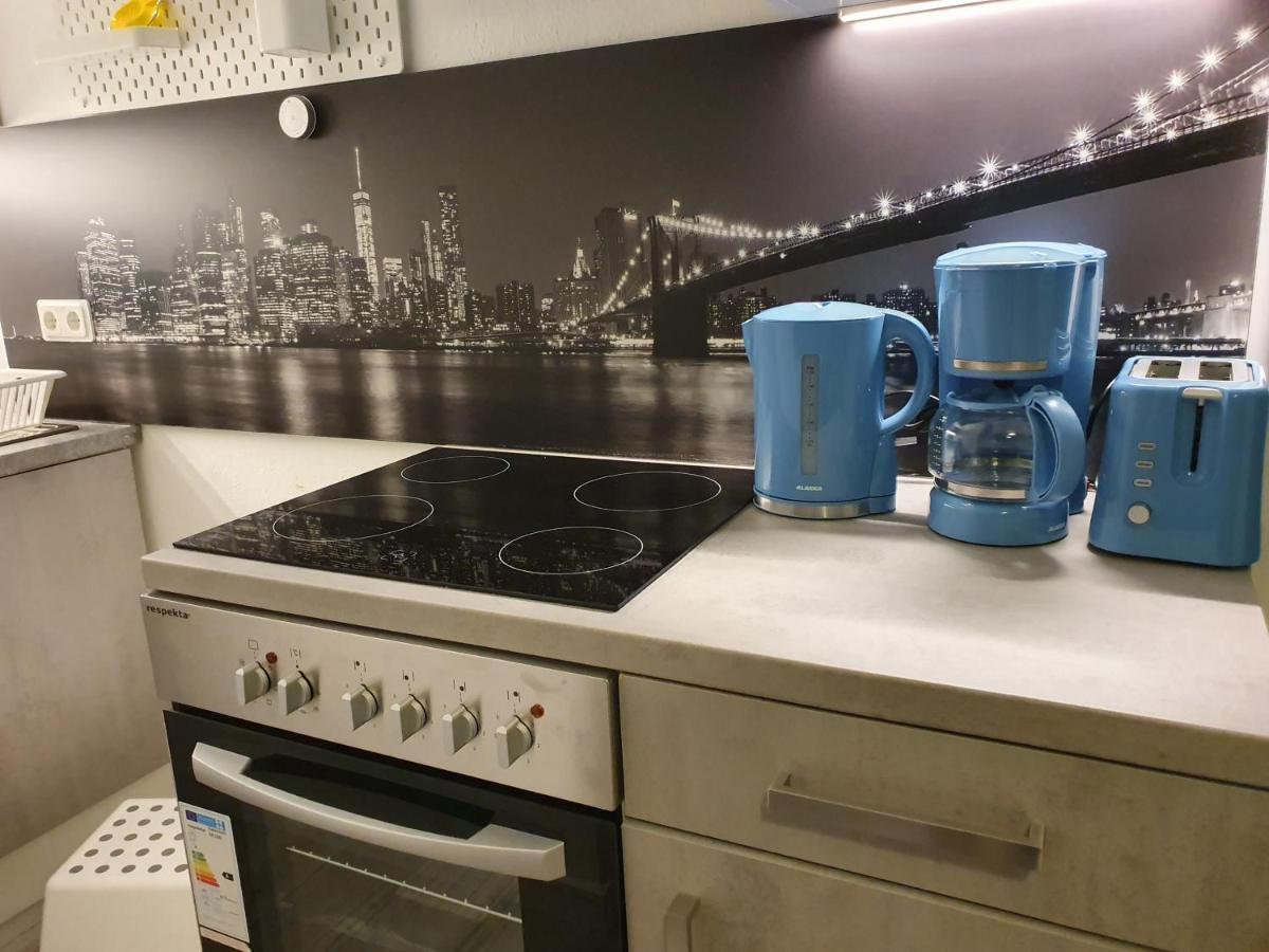 Central Lichtenberger Apartment For 6 People 베를린 외부 사진