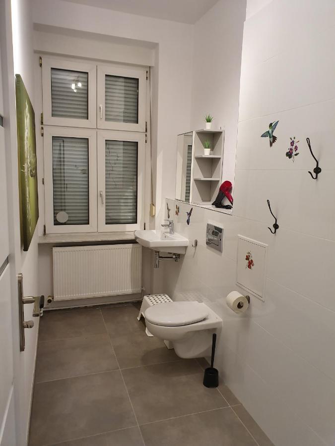 Central Lichtenberger Apartment For 6 People 베를린 외부 사진
