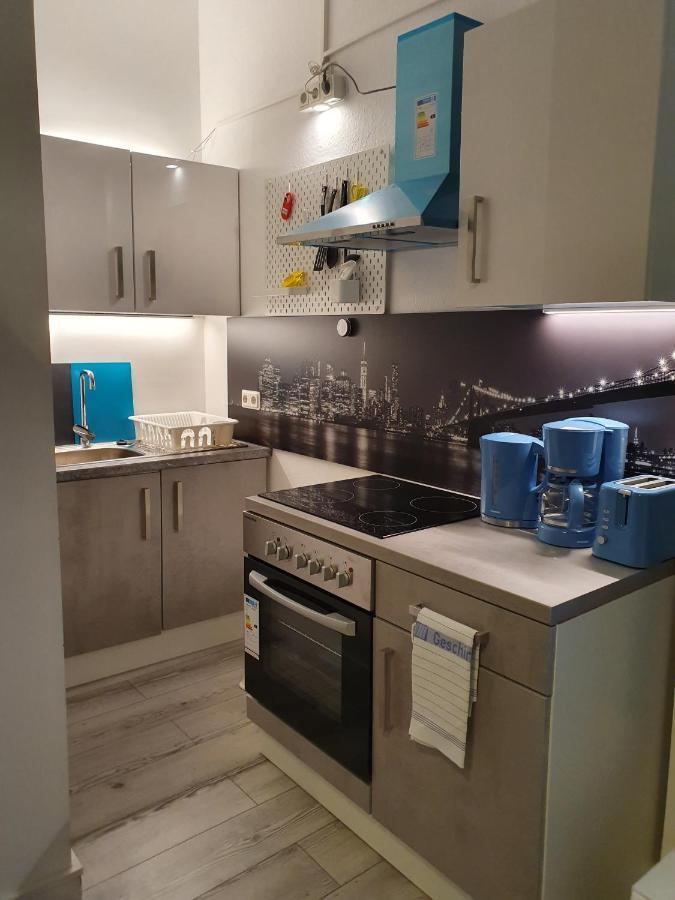 Central Lichtenberger Apartment For 6 People 베를린 외부 사진