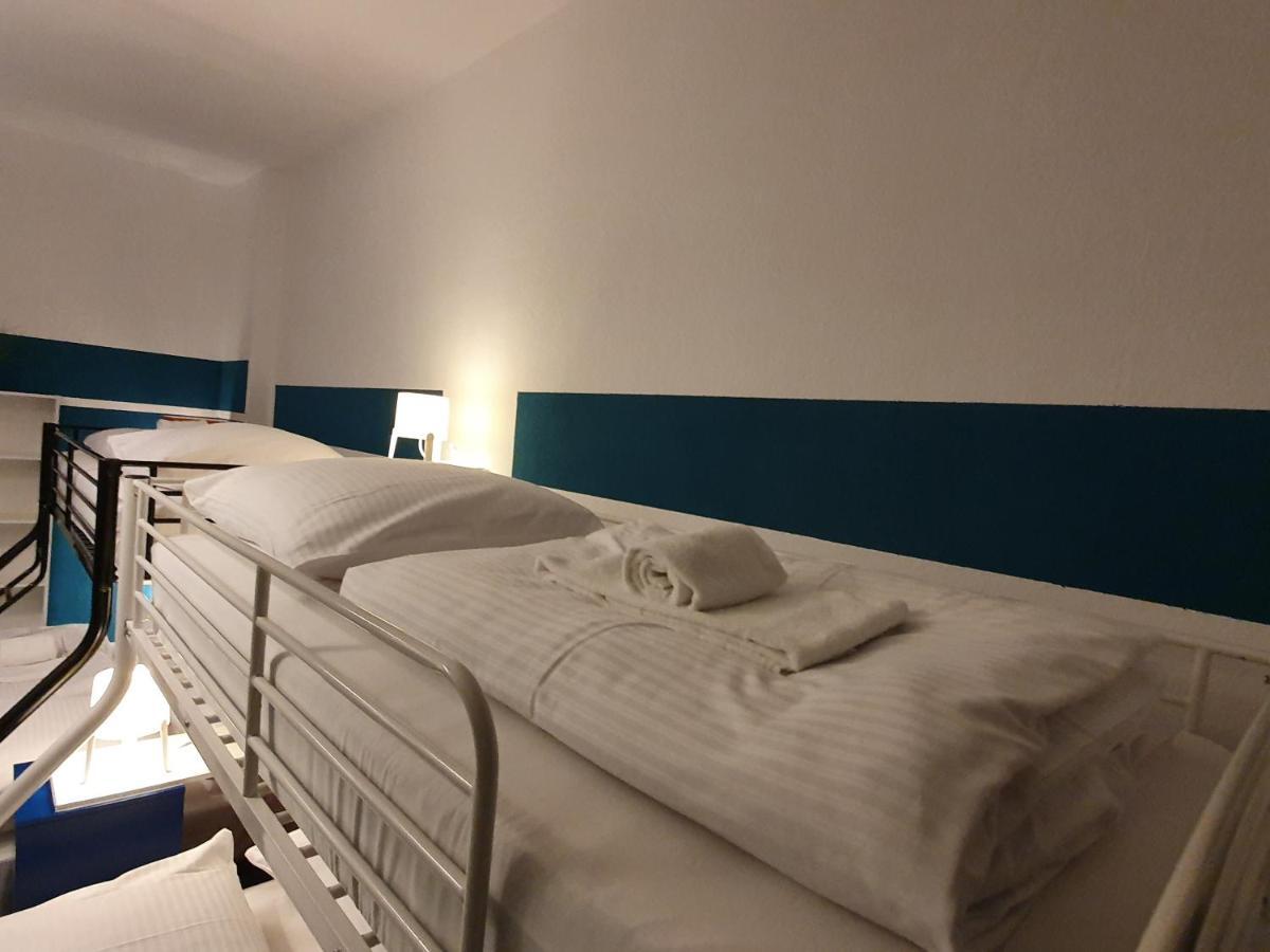 Central Lichtenberger Apartment For 6 People 베를린 외부 사진