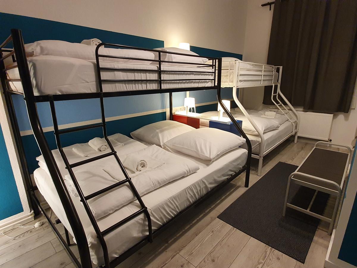 Central Lichtenberger Apartment For 6 People 베를린 외부 사진