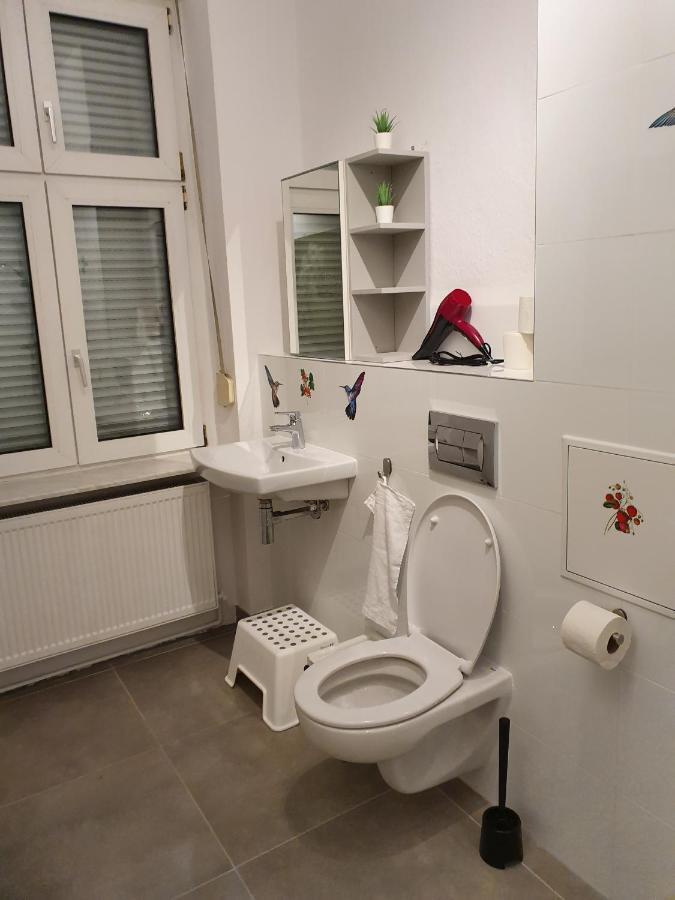 Central Lichtenberger Apartment For 6 People 베를린 외부 사진