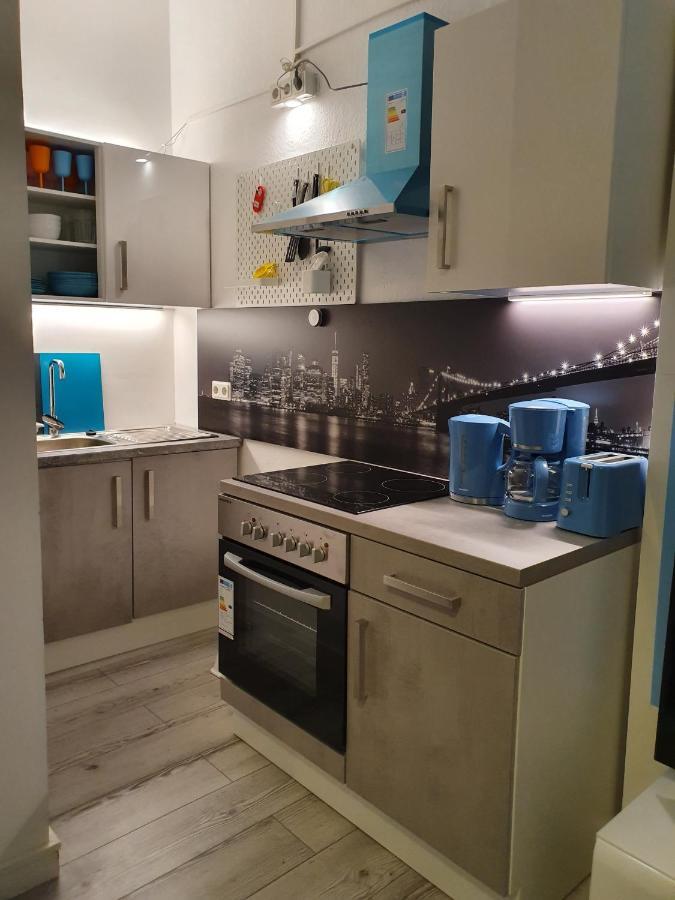 Central Lichtenberger Apartment For 6 People 베를린 외부 사진